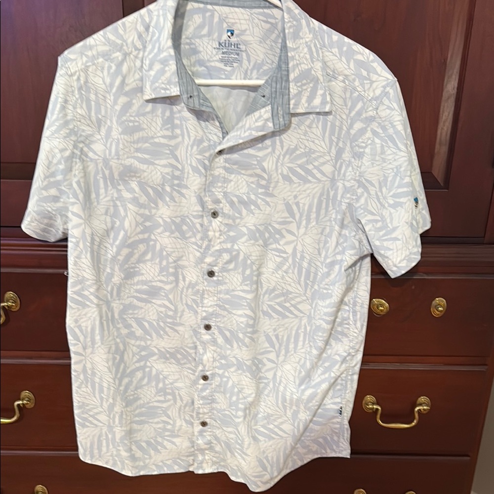 Kühl Casual Button Down Shirt with Tropical Pattern